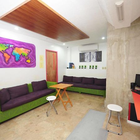 Mnl Boutique Hostel Makati City Esterno foto