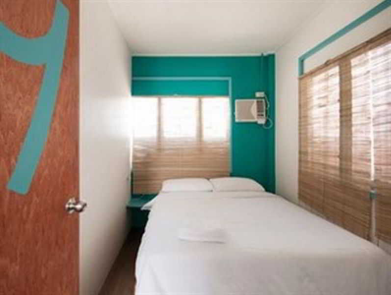 Mnl Boutique Hostel Makati City Esterno foto