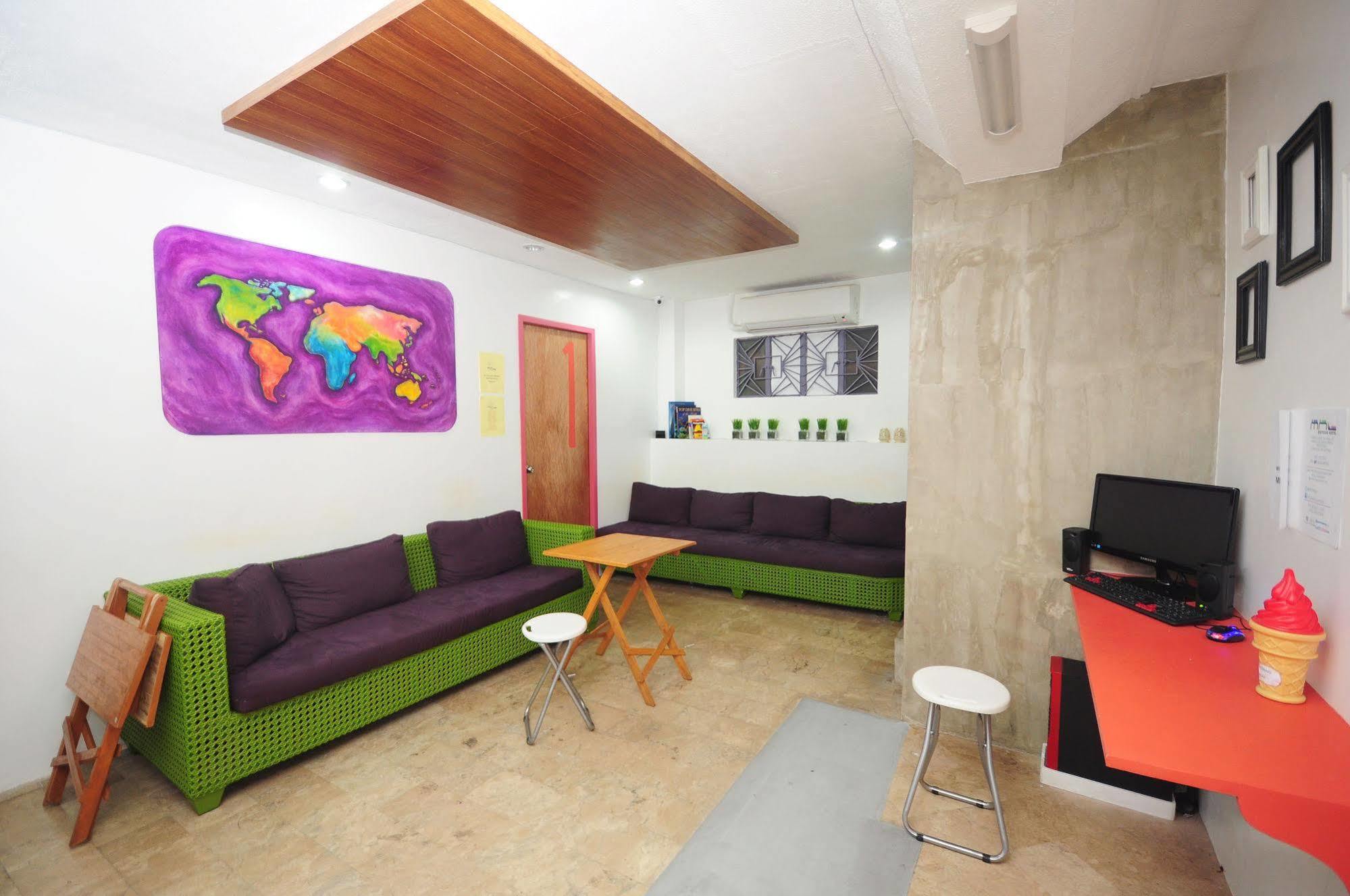 Mnl Boutique Hostel Makati City Esterno foto