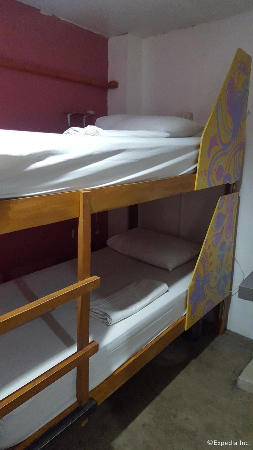 Mnl Boutique Hostel Makati City Esterno foto