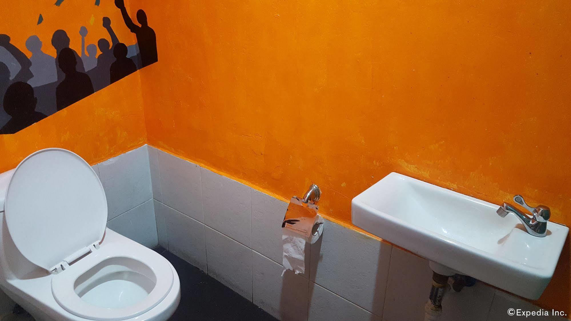 Mnl Boutique Hostel Makati City Esterno foto