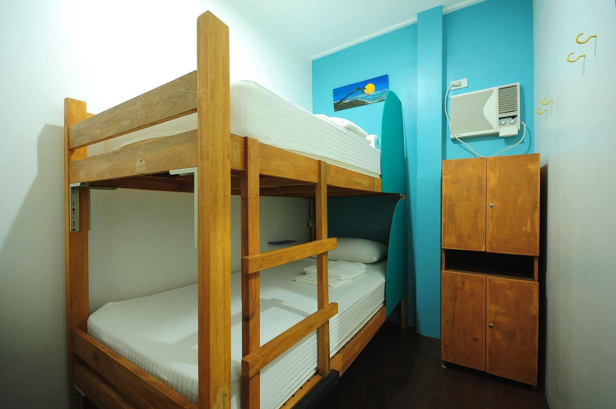 Mnl Boutique Hostel Makati City Esterno foto