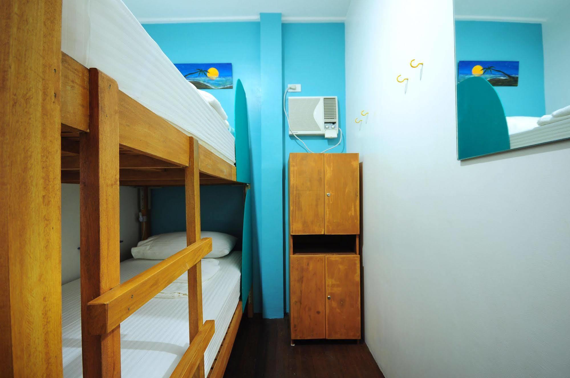 Mnl Boutique Hostel Makati City Esterno foto