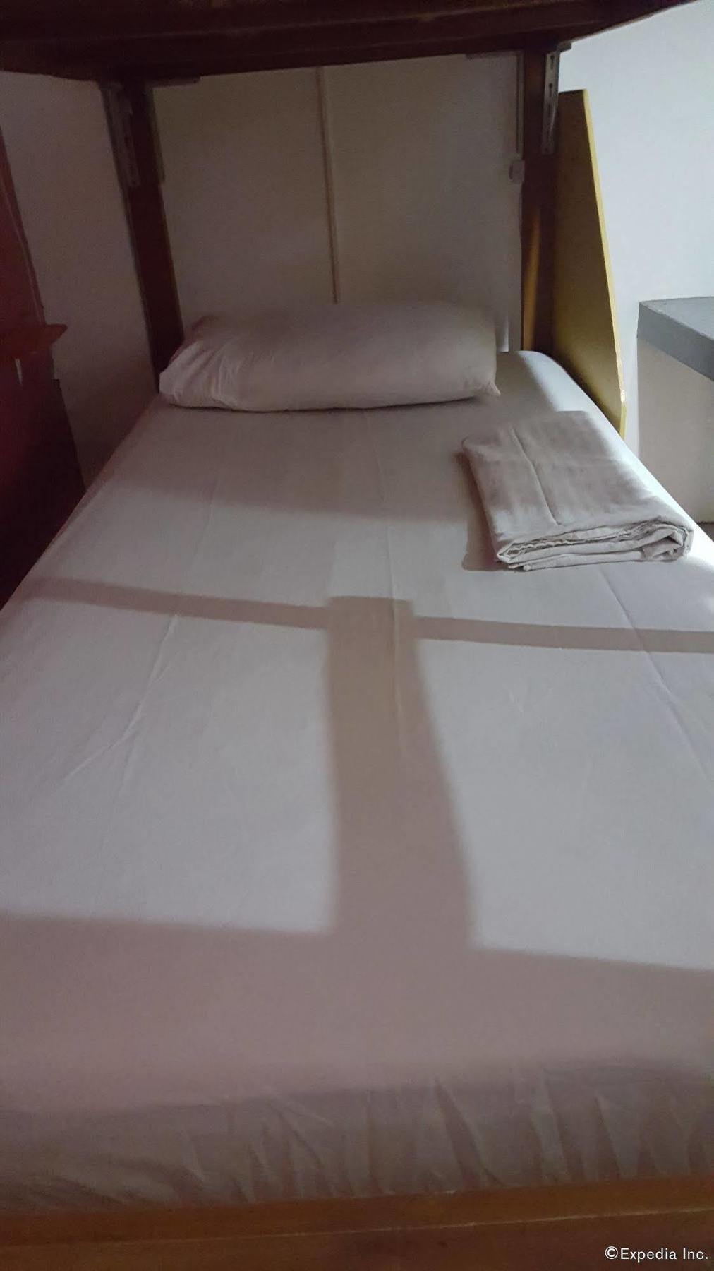Mnl Boutique Hostel Makati City Esterno foto