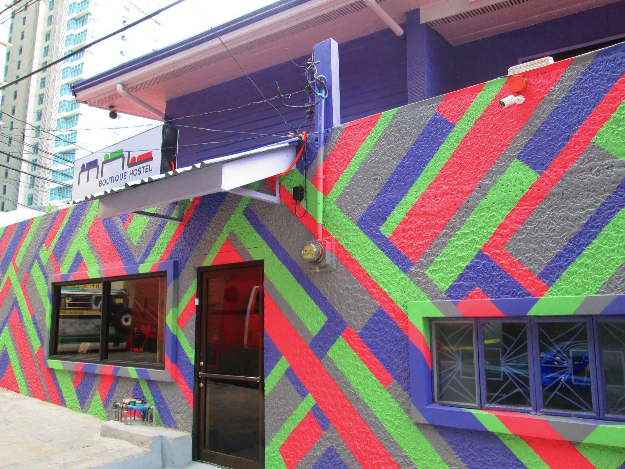 Mnl Boutique Hostel Makati City Esterno foto